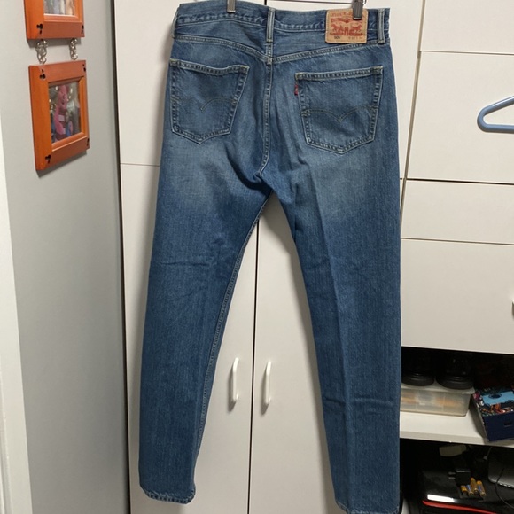 Levi’s men’s blue jeans. 33/34. Style 550 - Picture 2 of 3